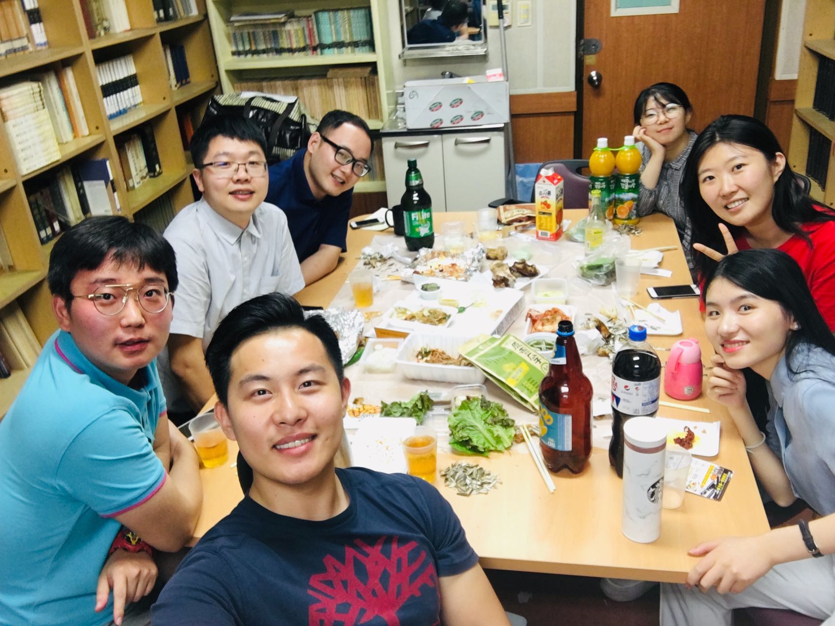 20190822毕业典礼后与研究室聚餐